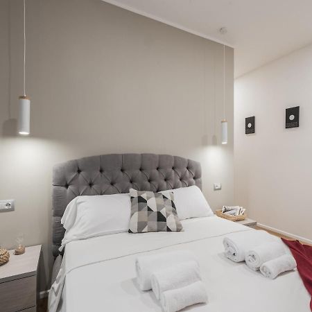 The Best Rent - Modern Three-Bedroom Apartment A Few Steps From The Colosseum Екстериор снимка