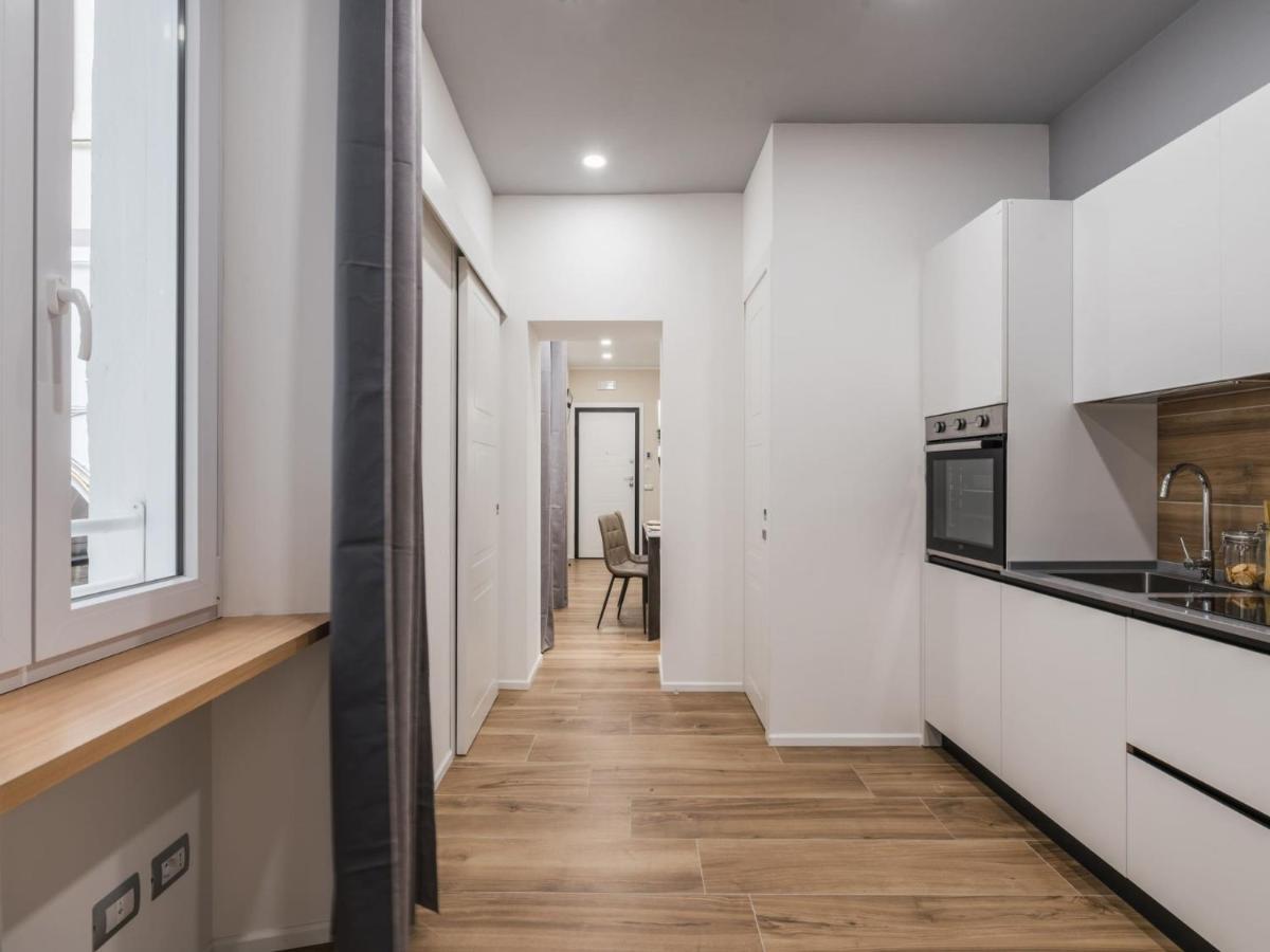 The Best Rent - Modern Three-Bedroom Apartment A Few Steps From The Colosseum Екстериор снимка