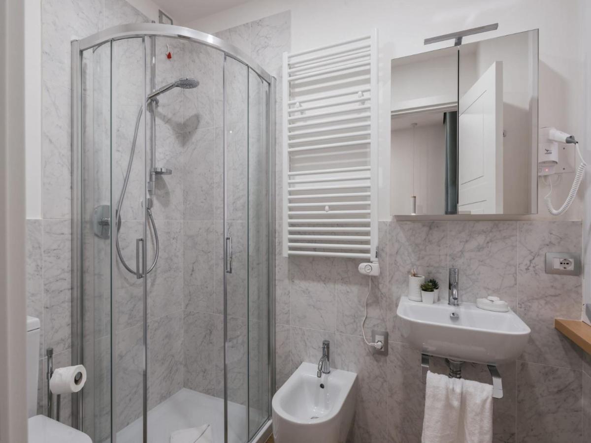 The Best Rent - Modern Three-Bedroom Apartment A Few Steps From The Colosseum Екстериор снимка